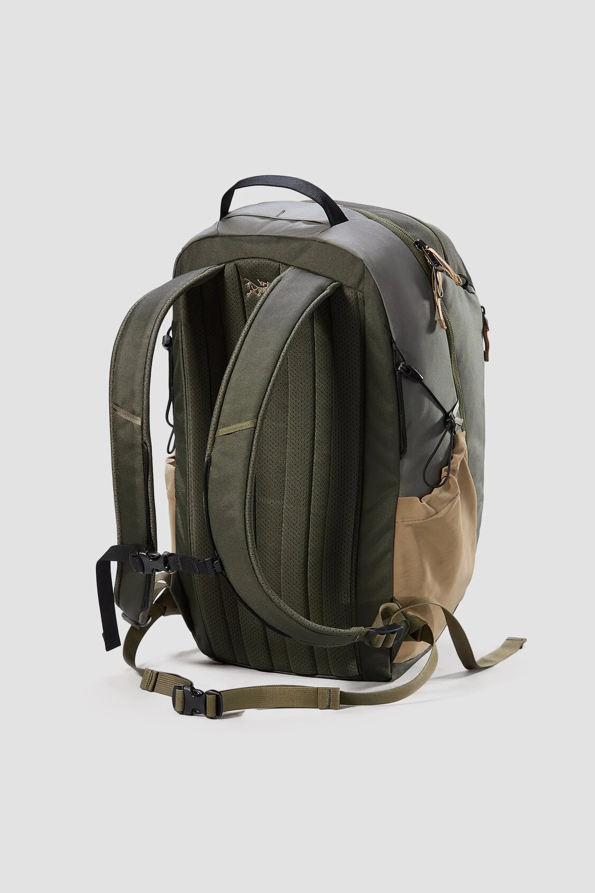 Arc'teryx Unisex Mantis 26 Backpack in Tatsu/Forage