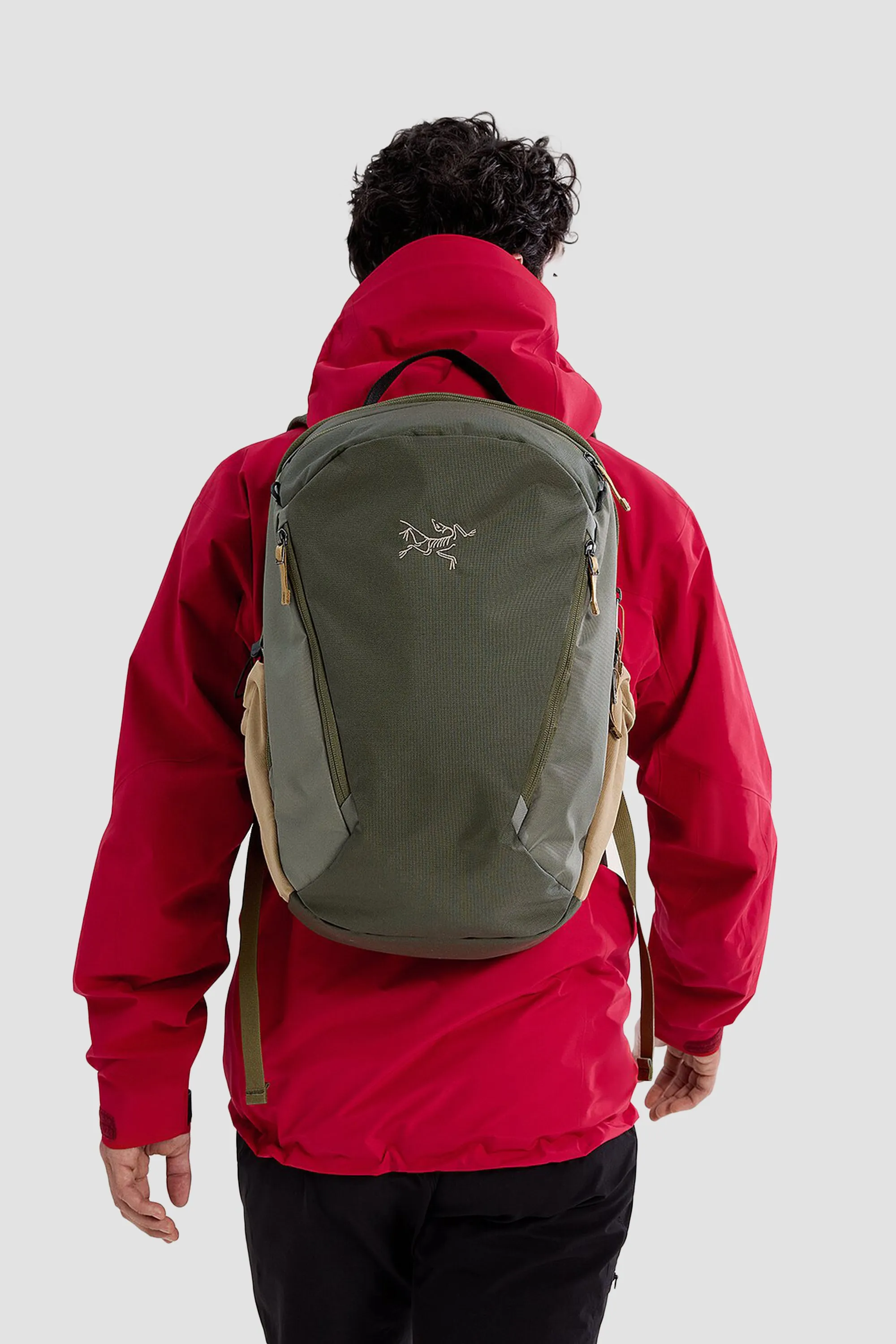 Arc'teryx Unisex Mantis 26 Backpack in Tatsu/Forage