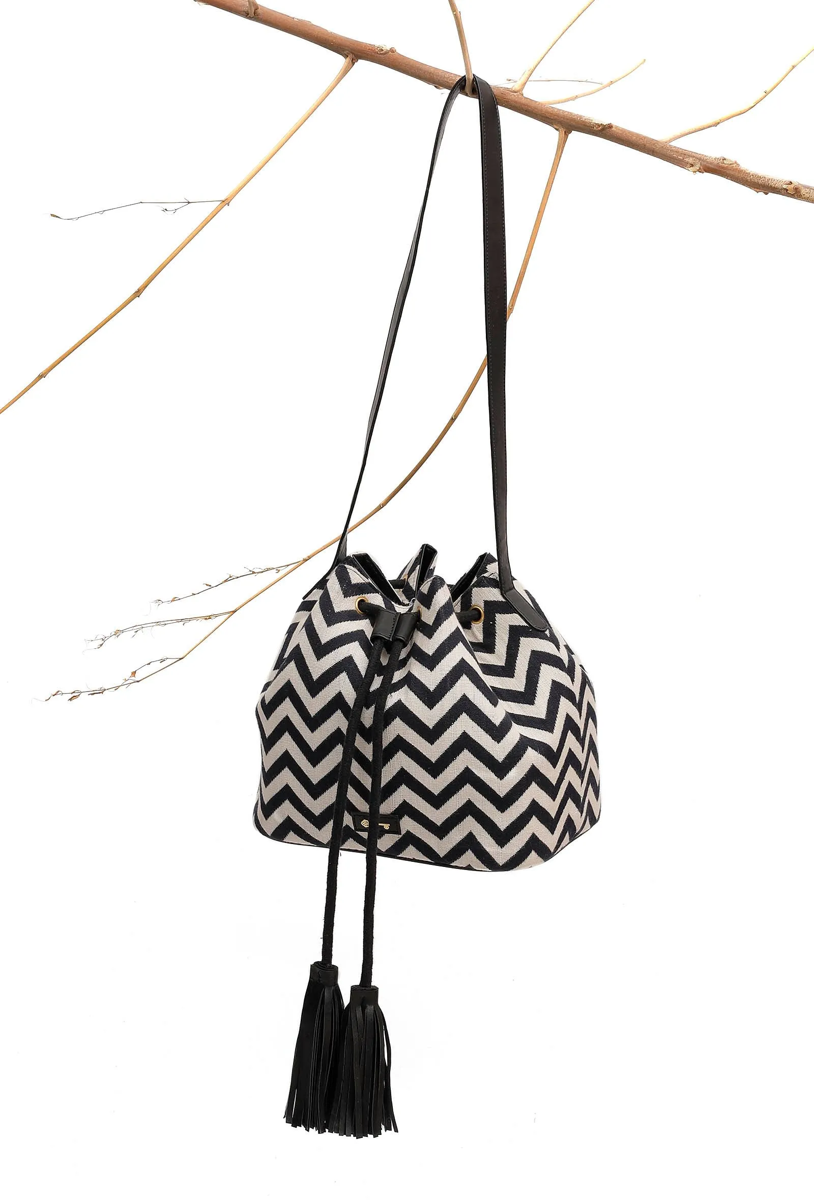 Black and White Zig Zag Jacquard Bucket Bag